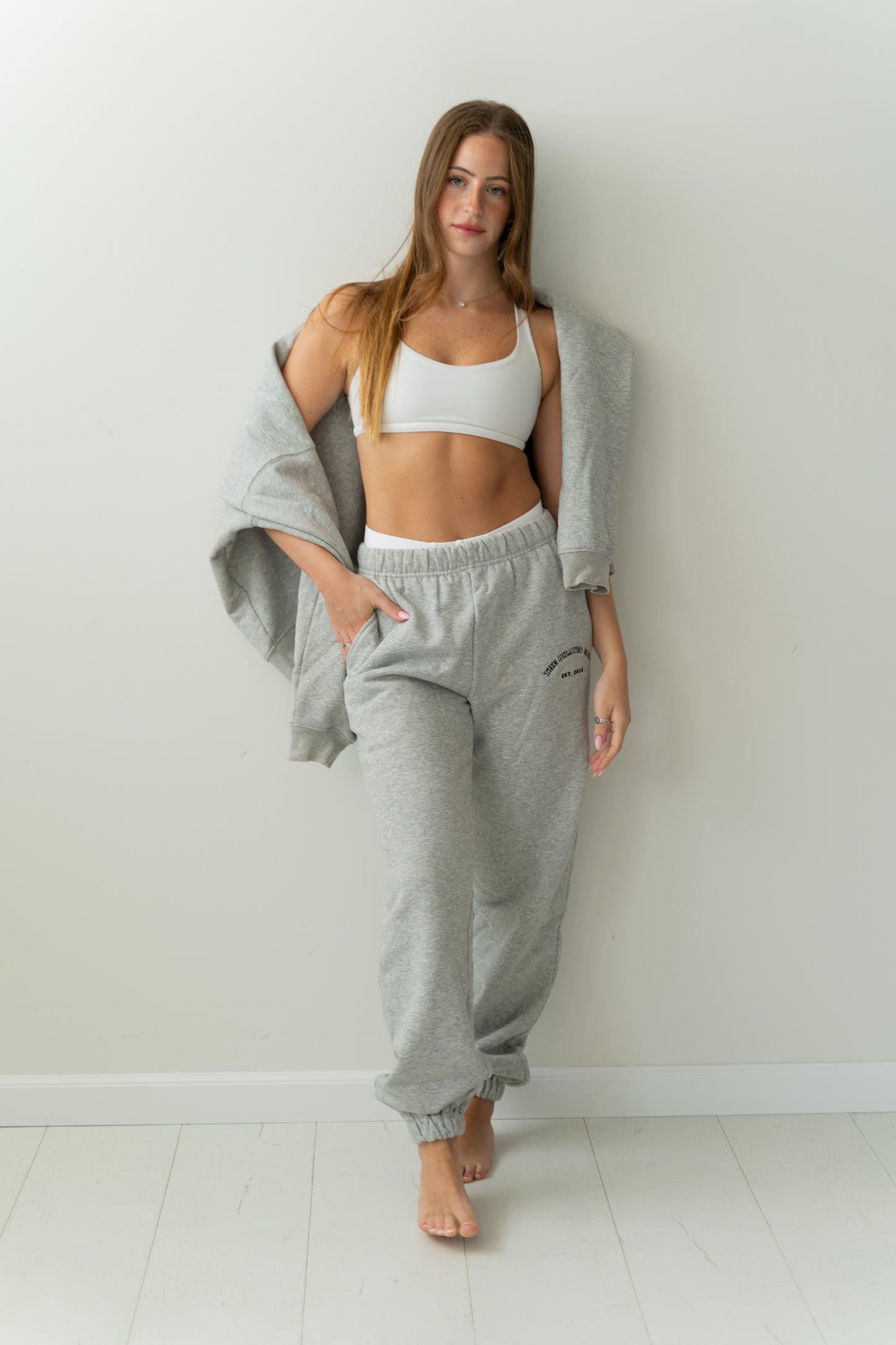 THE OVER SIZE SWEATSHIRT- GREY