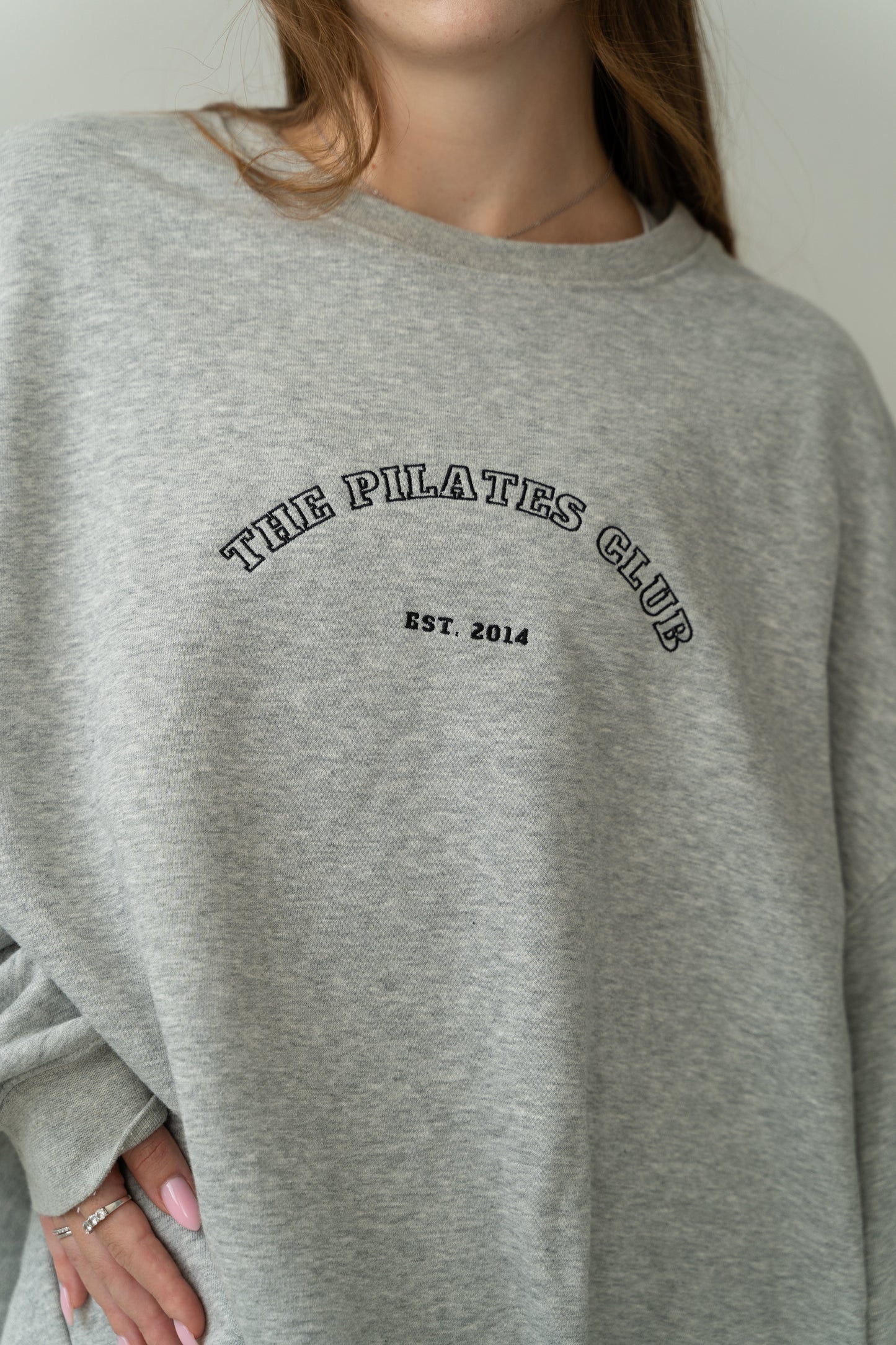 THE OVER SIZE SWEATSHIRT- GREY